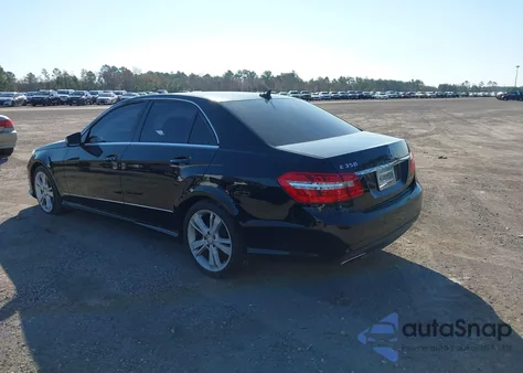 2013 Mercedes-Benz E 350 z USA, uszkodzony, nr VIN WDDHF5KBXDA718612